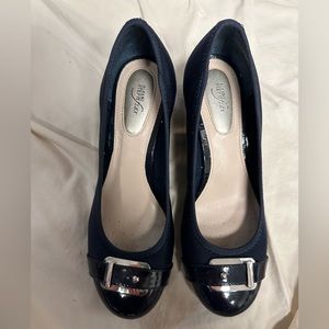 Navy blue wedge round toe heel with silver buckle